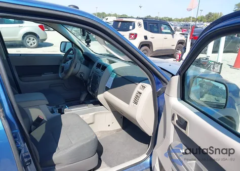 2009 Ford Escape Xlt z USA, uszkodzony, nr VIN 1FMCU93769KA08213